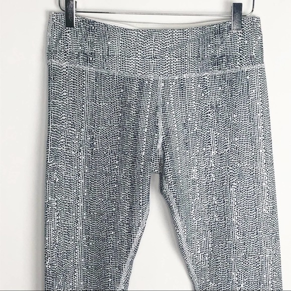 Scorpio Sol Black White Printed Crop Leggings M - Picture 2 of 7